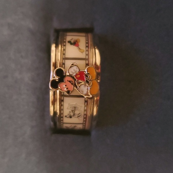 The Bradford Exchange "Mickey Through The Years" Ring Size 7 - Picture 2 of 4